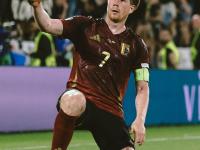  德布劳内在篮网比赛中比分优势明显，突破纪录引发热议！